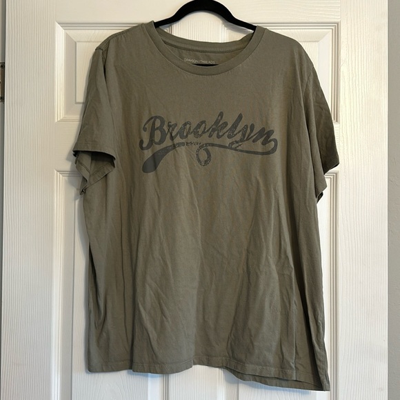 Grayson Threads Brooklyn Green T-Shirt - Picture 1 of 4